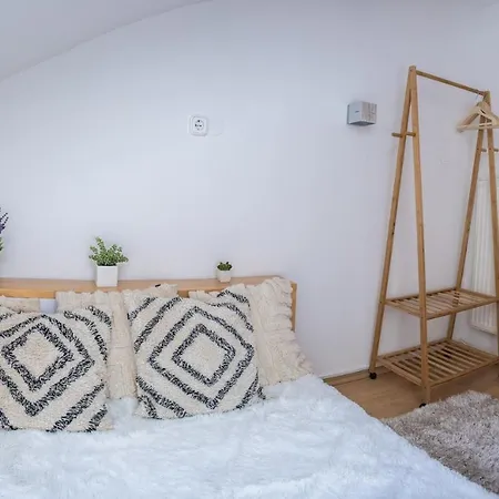 Apartment Sziklai