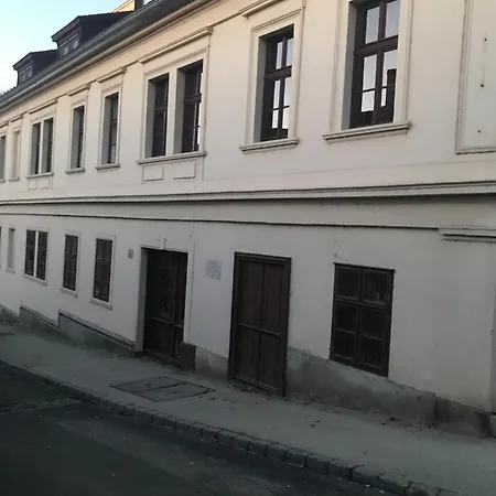 Sziklai Apartment *